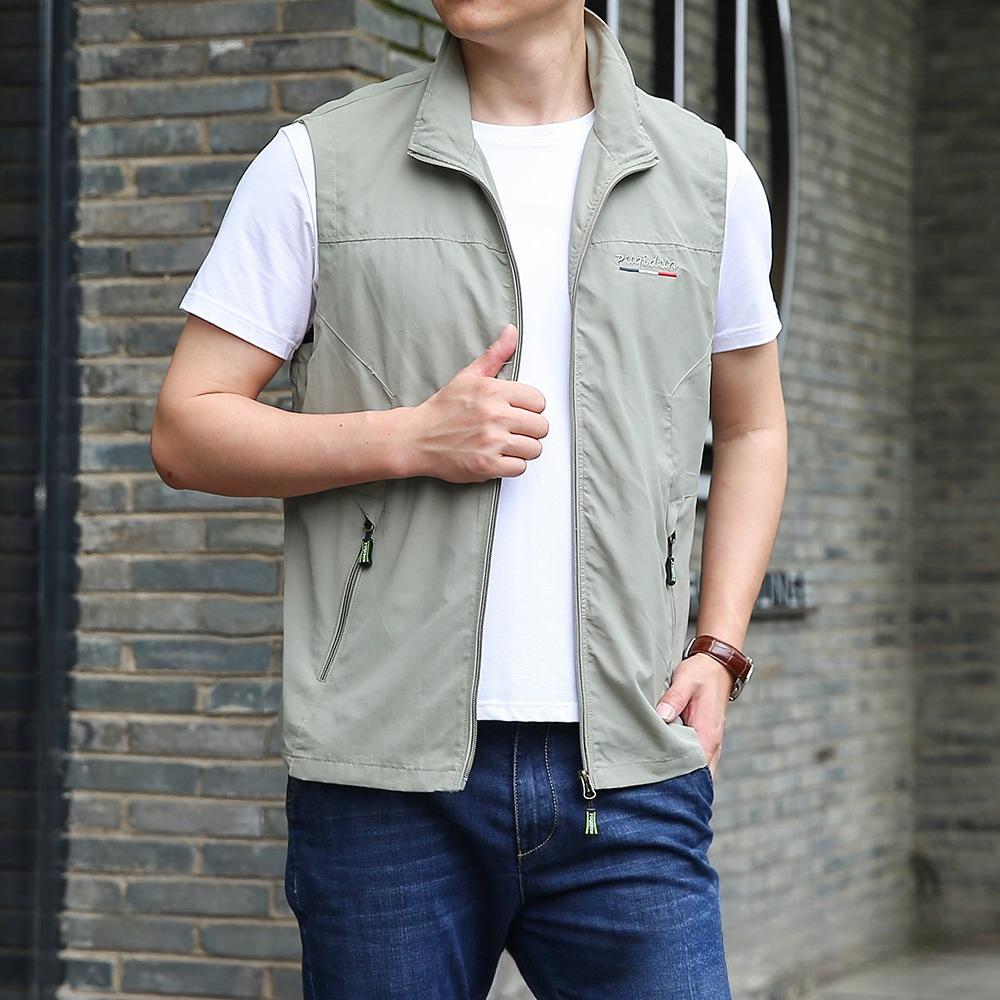 Autumn New Vest Men's Middle-aged Outdoor Fishing Photography Jacket Vest Large Size Casual Sports Horse Clip Thin Style