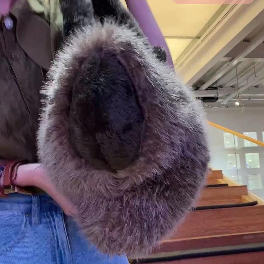 Dolphin Bag Kapibara Bag Shoulder Bag Hair Bag Winter Large-Capacity Women'S Bag Plush Tote Bag