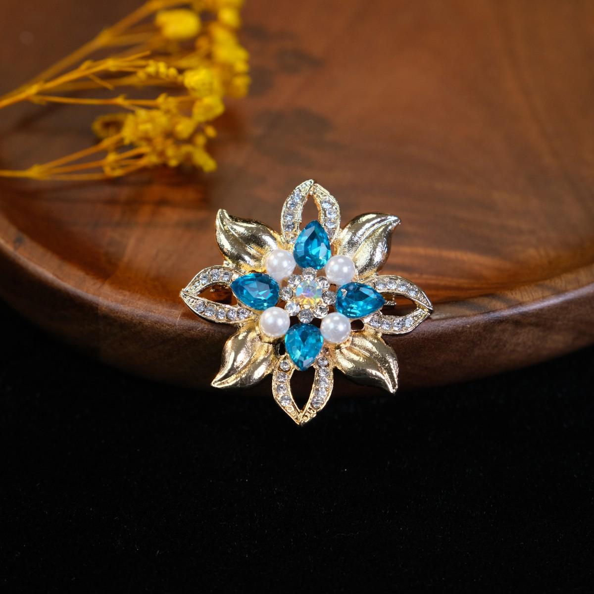 

Lotus Rhinestone Brooch: Anti-Wardrobe Malfunction Pin with Pearl Accent for Women s Suits