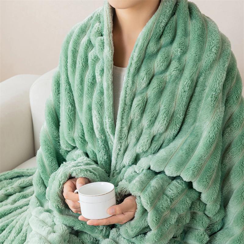 1pc Throw Blanket for Bed Striped Flannel Blanket Milk Velvet/Flannel Blanket Warm & Cozy Throw for Couch, Bed & Travel - Versatile All-Season Gift