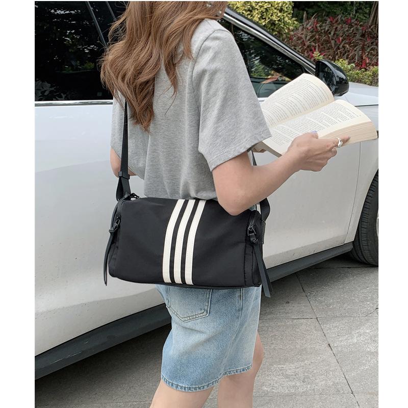 Single-shoulder Crossbody Bag Large-capacity Crossbody Bag Commuter Sports and Fitness Bag