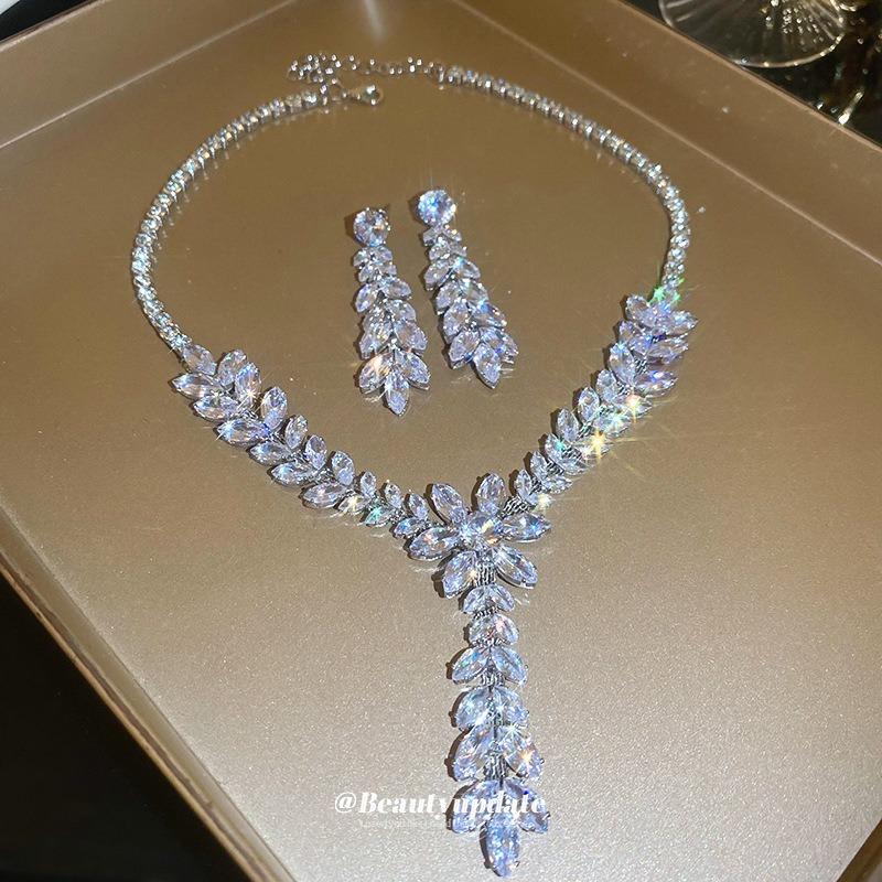 Silver needle new zircon wheat ear fringed earrings necklace set fashionable light luxury collarbone chain high-end jewelry