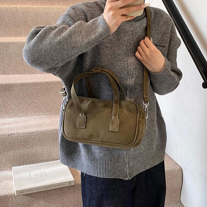 Retro Portable Bowling Bag Women's 2025 New Pillow Bag Large Capacity Simple Shoulder Oblique Span Bag