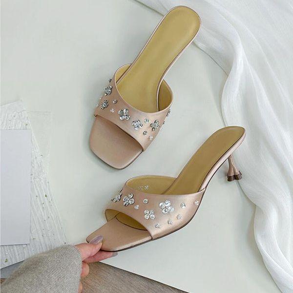 Pointed celebrity wind 2025 spring and summer new rhinestone toe slippers women's wear thin heel square head French word sandals