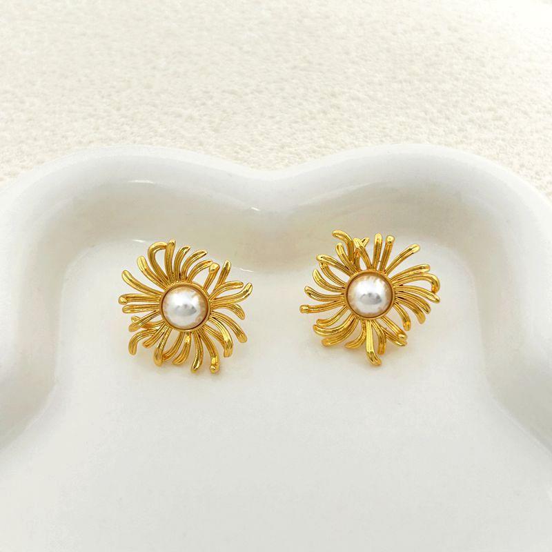 French Retro Premium Sunflower Style Earrings Stud Earrings золотой