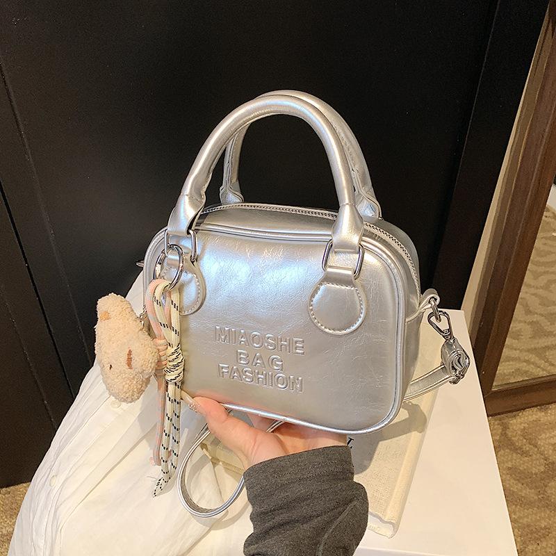 Premium retro handbag bag women's spring and summer 2025 popular shoulder bag casual versatile messenger small square bag