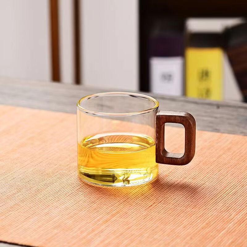 

Heat-Resistant Glass Teacup with Wooden Handle