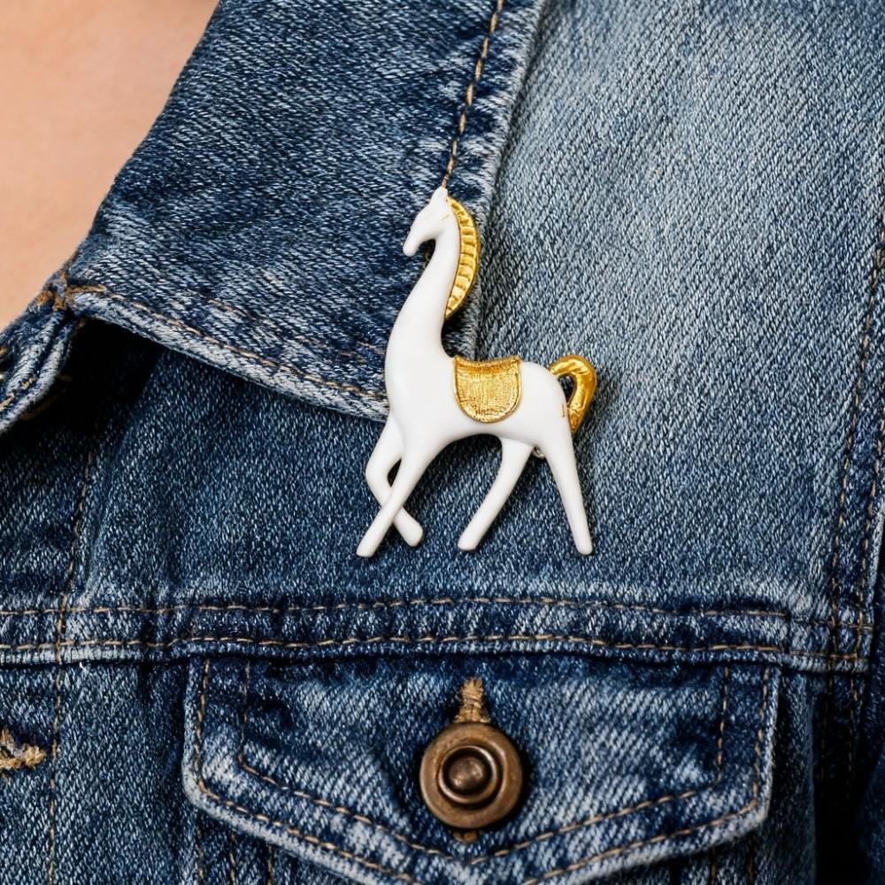 Elegant Horse Brooches Creative Pony Badge Pin Fashion Zodiac Horse Pins  Men Suit Accessories