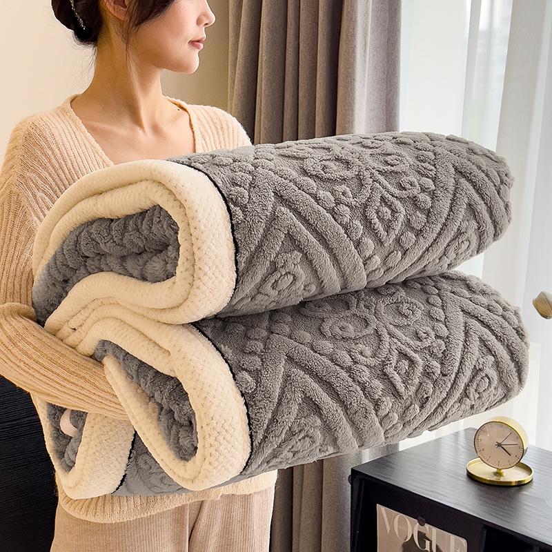 Contemporary Carved Velvet Bed Blanket Luxury 350g Thickened Autumn Winter Warm Blanket Machine Washable Multipurpose Comforter