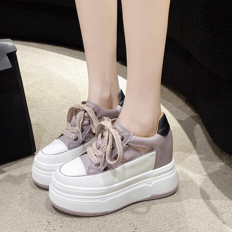 Módní dámské 9CM kožené sandály na platformě s klínkem, duté dámské bílé nazouváky, ležérní robustní tenisky, dámské letní pantofle s kamínky