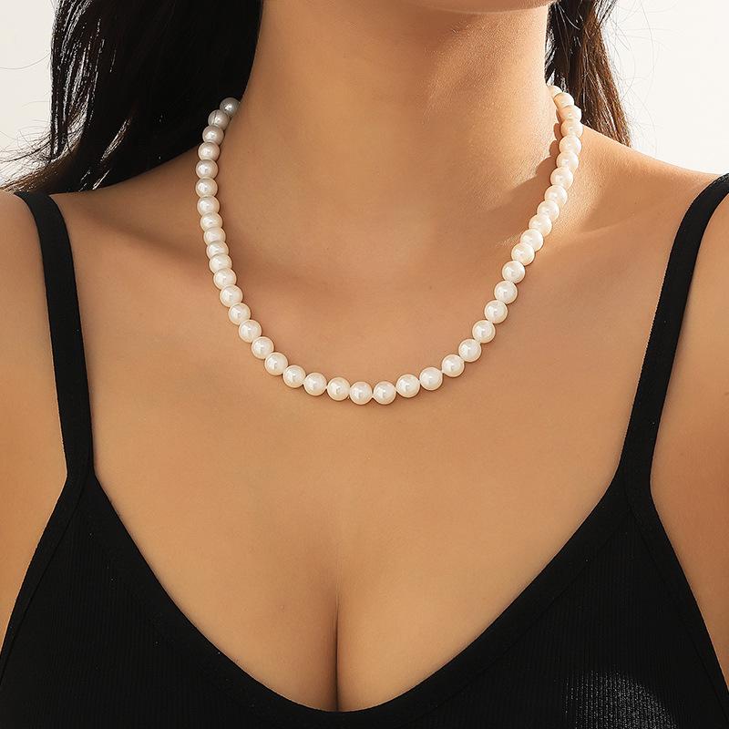 White 8 Pearl Necklace for Women Chic Clavicle Chain Elegant Sweater Jewelry