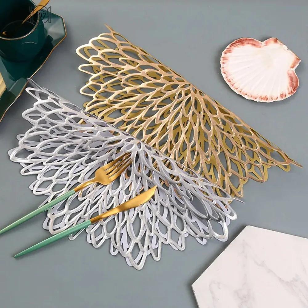 Wipeable Placemats Set of Round Hollow Out Blooming Flowers Place Mats Coaster for Dining Table Holiday Party Wedding Decoration