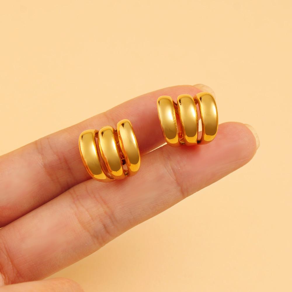 Korean Style Stainless Steel C-Shaped Earrings: Simple, High-End Wide Surface Studs for Women