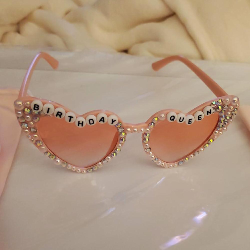 Geburtstagskönigin Brille Rosa Herzförmig Glänzend Strass Diamant Perlen Sonnenbrille für Mädchen Happy Birthday Party Geschenk Zubehör