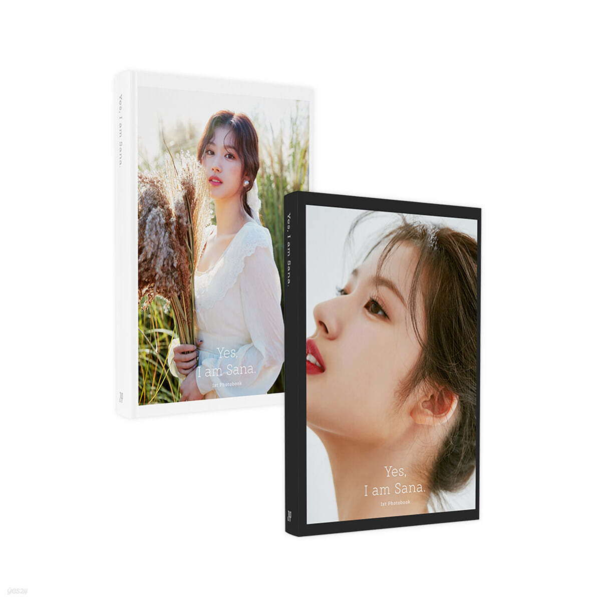 

Sana - Yes, I am Sana. First photobook [Black ver.]