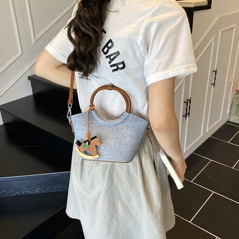 Premium bag women's new fashion trendy shoulder bag simple work commuter bucket bag