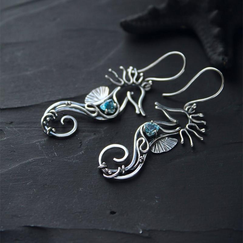 Vintage Silver Diamond Inlaid Seahorse Shaped Earrings Exquisite Alloy Hand Wound Metal Party Shopping Women 'S Earrings Jewelry