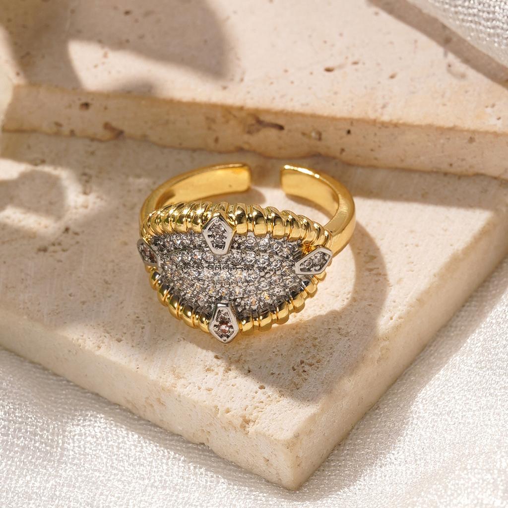 Light Luxury High-end Pleated Lace Zircon Ring Female Niche Design Personality Temperament Simple Index Finger Ring