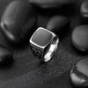 Bague Sceau Viking Punk Vintage pour Hommes Anneau de Doigt Large en Acier Titane Pierre Carrée Géométrique Noire Bijoux Ethniques Cadeau de Fête