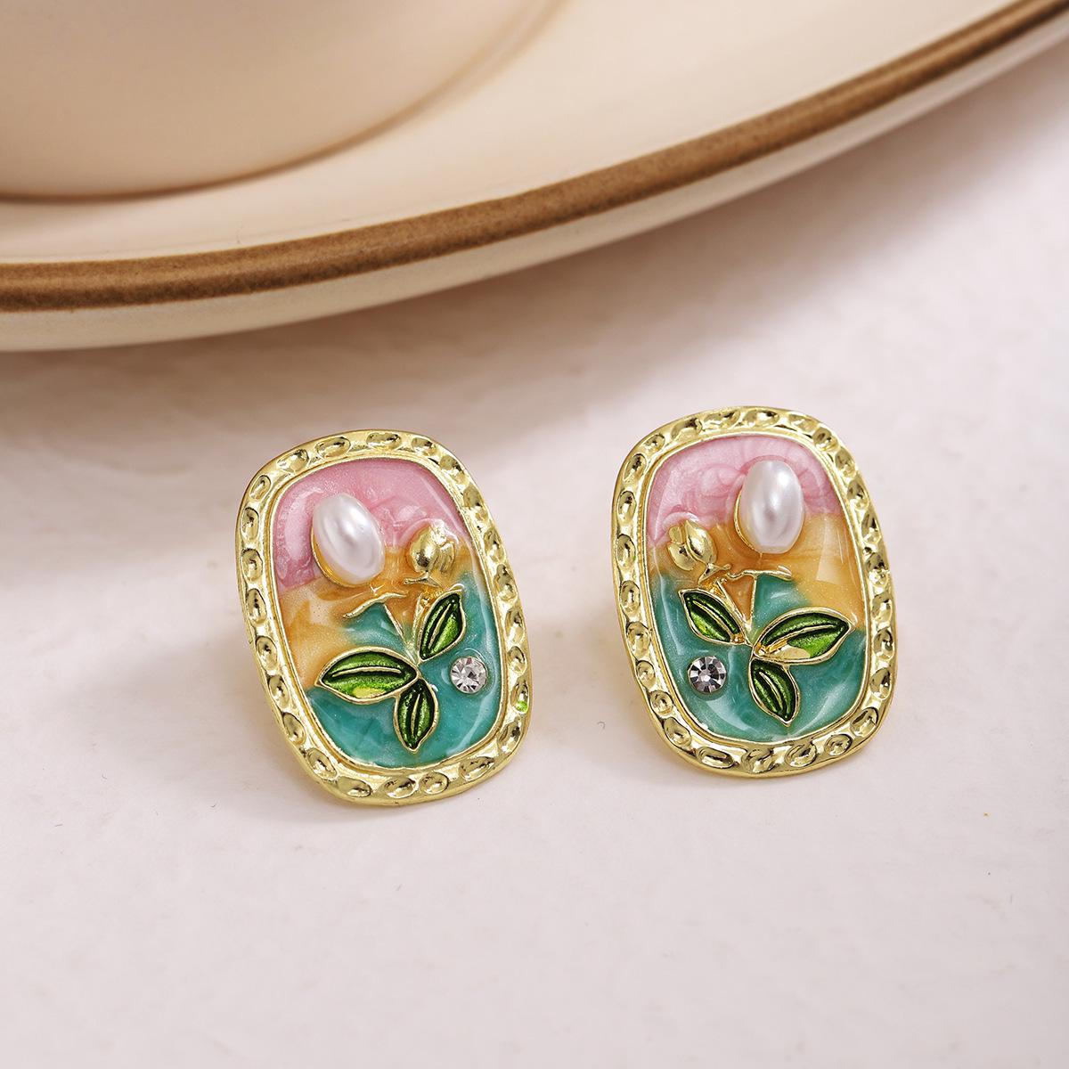 French Retro Pearl & Floral Oval Drop Earrings for Women - Silver Needle Summer Design