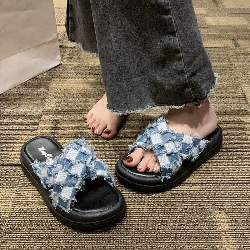 Thick Soled Color Matching Slippers for Women Fashionable and Elegant Casual Platform Sole Sandals Flat Heel Open Toe Slippers