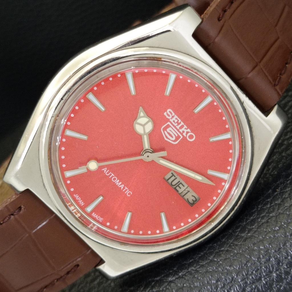 AUTOMATIC VINTAGE SEIKO 5 JAPAN 7009A MENS RED COLOR DIAL WATCH A701244-5 R206a-a701244