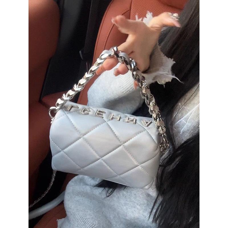 Сумка женская 2025 новая весна и лето супер хит легкая роскошь нишевая высококлассная сумка-мессенджер маленькая ароматная ретро сумка на цепочке