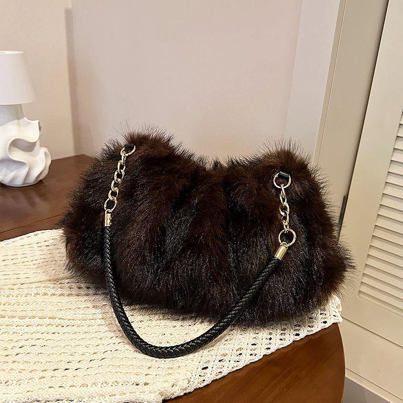 Premium Plush Tote Bag for Women - New Autumn Collection Chain Shoulder Bag Large Capacity Furry Tote