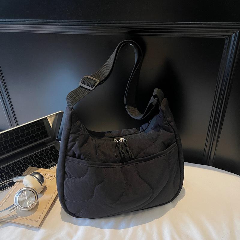New Japanese Style Quilted Shoulder Bag for Women Lightweight Padded Crossbody Tote Large Capacity Casual Commuter Bag