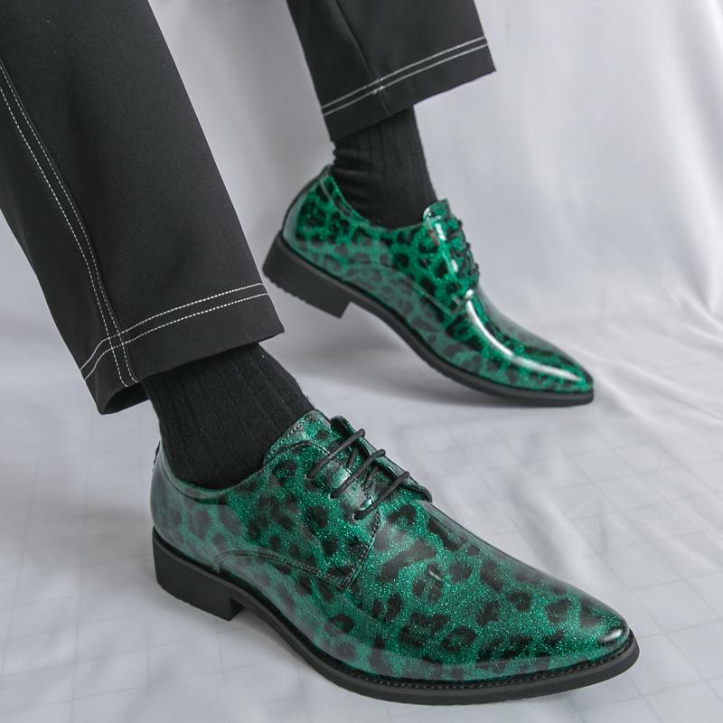 Men Derbys Oxford Leopard Print Personality Nightclub Leather Business Shoes Men's Tuxedo Wedding Dance Shoes Red Green Plus Size