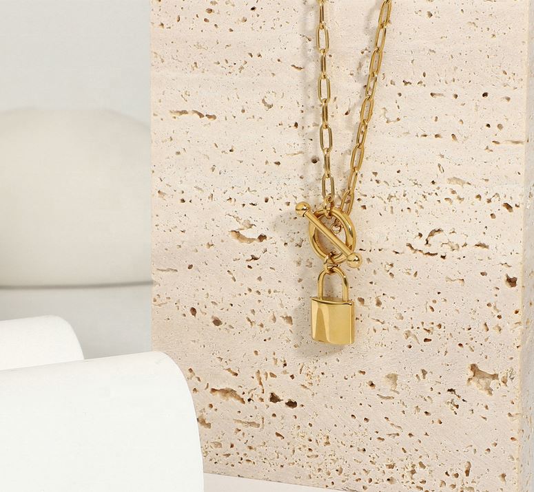 Accessories Women Permanent Jewelry 18k Gold Stainless Steel Chain Ot Buckle Lock Pendant Necklace