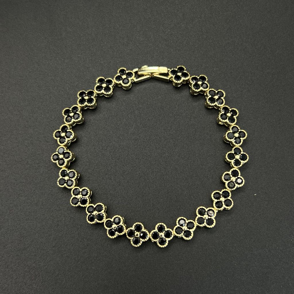 Four-Leaf Clover Zircon Diamond Luxury Bracelet - Colorful European & American Fashion Bangle