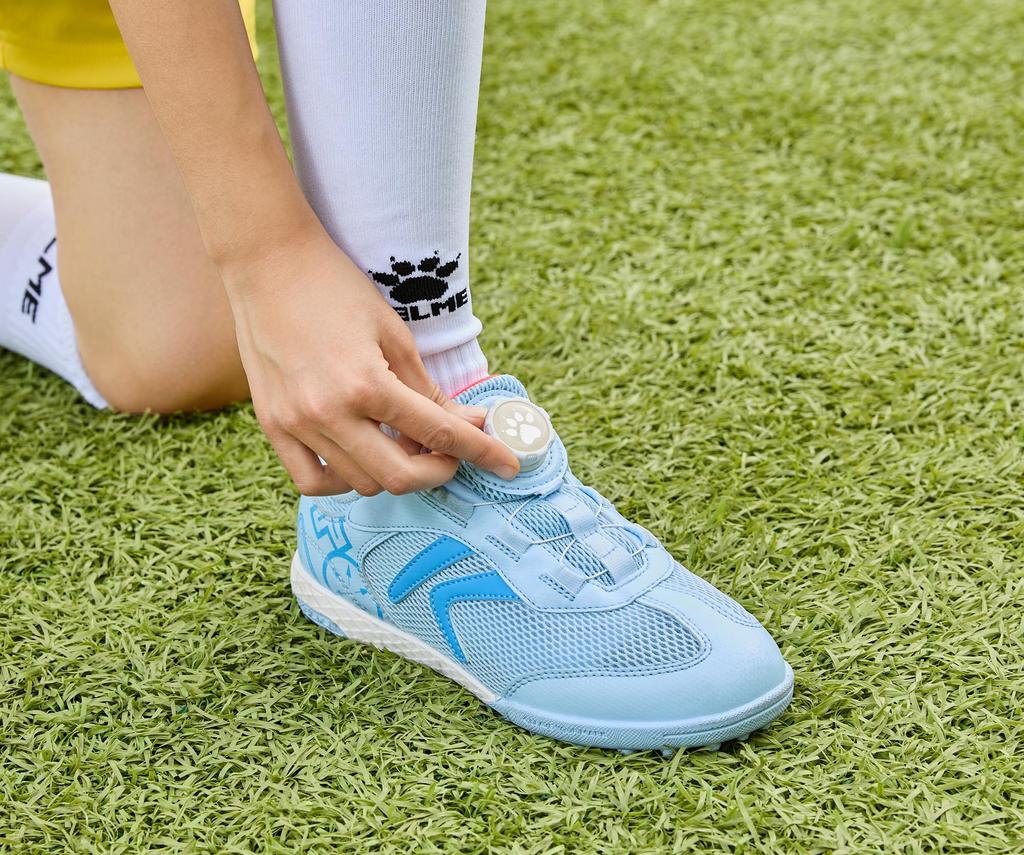 Kelme MG Soccer Artificial Turf Lightweight Fit Heel Integrated Tongue for a Secure Fit Size Japanese Shoe Men's/Junior Cleats, Compatible, Design,