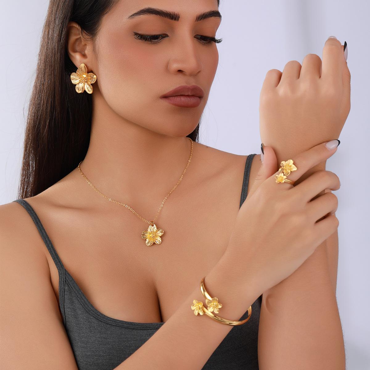 

Модный комплект ювелирных изделий ожерелье браслет серьги кольцо для женщин дамы золотой