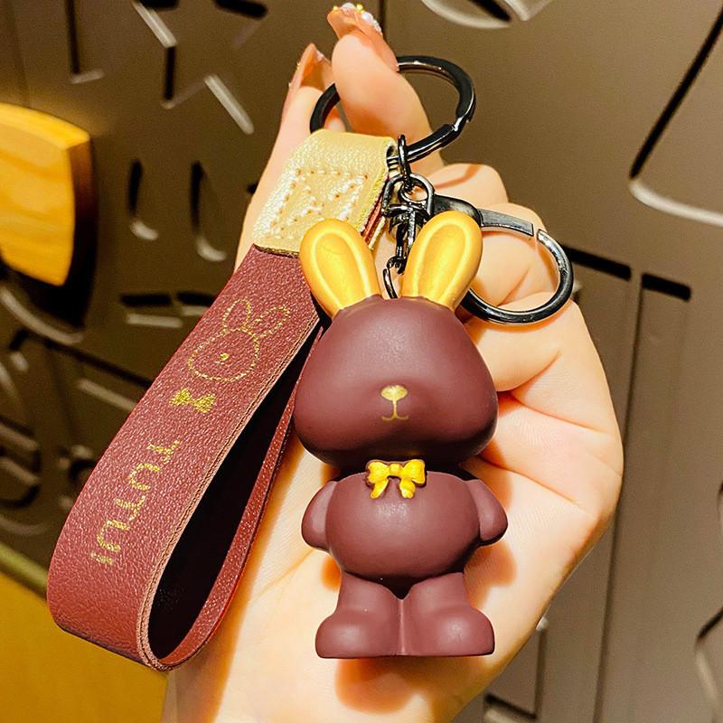 

Стильный брелок в виде кролика с бабочкой из смолы, очаровательная идея для подарка для дам и подростков Red Bowtie Rabbit