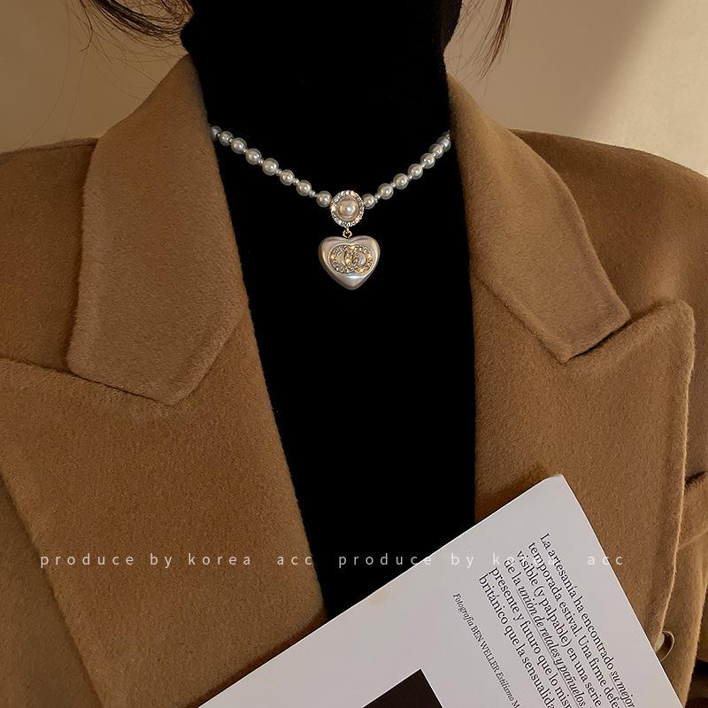 Diamantbesetzte künstliche Perle Doppelkreis Liebesohrringe Französische Retro-Steckohrringe Exquisite Ohrringe Damen