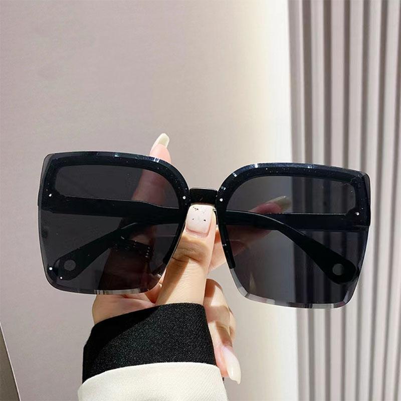 New Women'S Fashion Sunglasses Large Frame Square Sun Glasses Women Brand Designer Light Transparent Eyewear Uv400