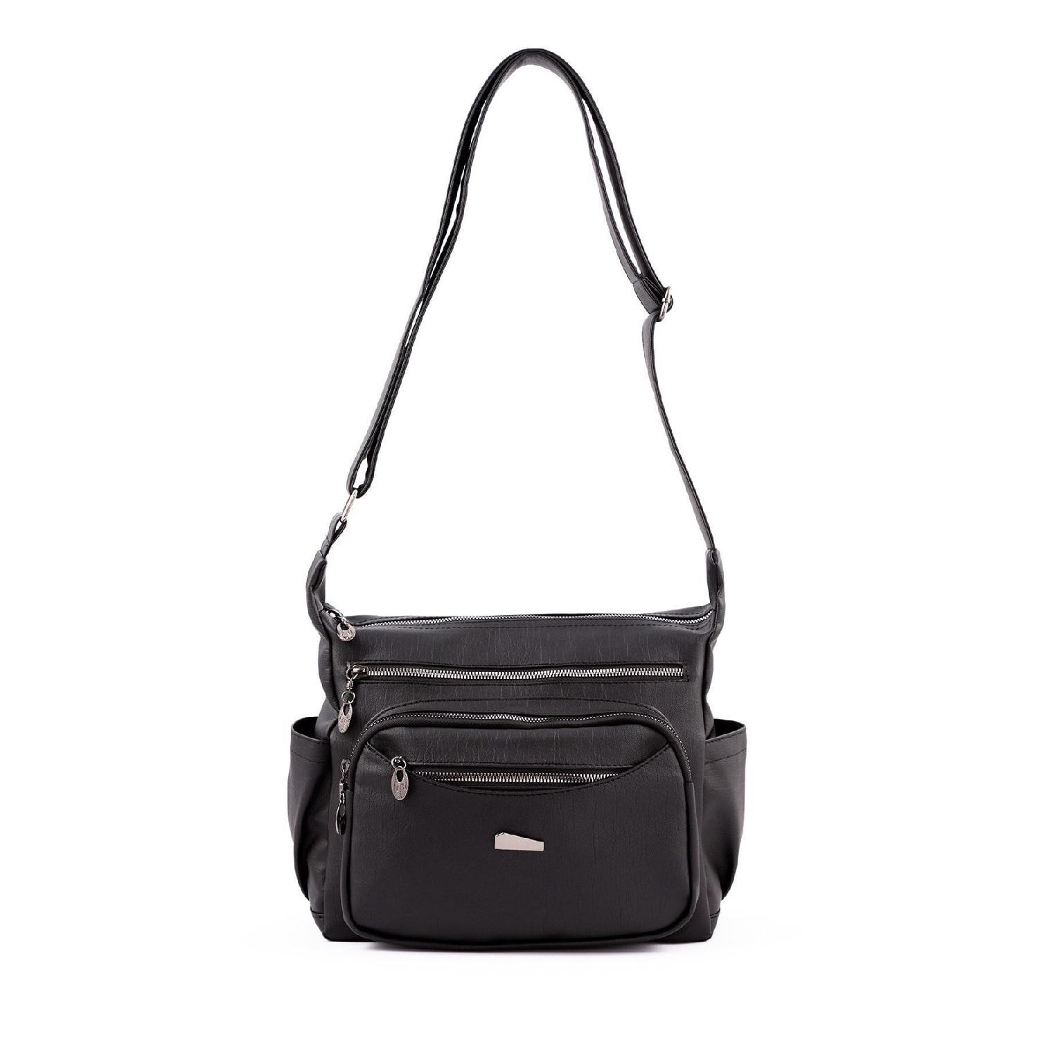 

Чорна жіноча випрана шкіряна сумка через плече з великою кількістю люверсів Standart чорний