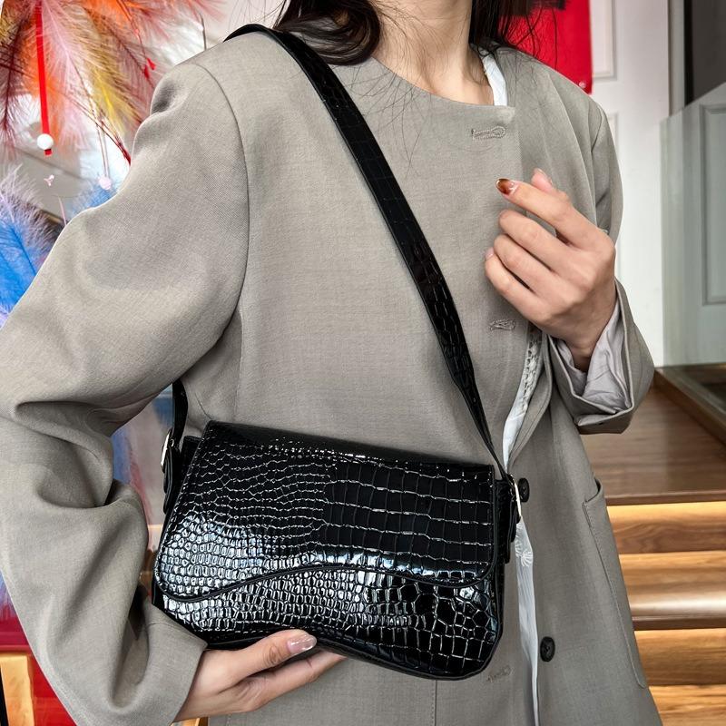 Spring New Textured Armpit Bag New Popular Retro Personality Large Capacity Fashion Shoulder Bag Women