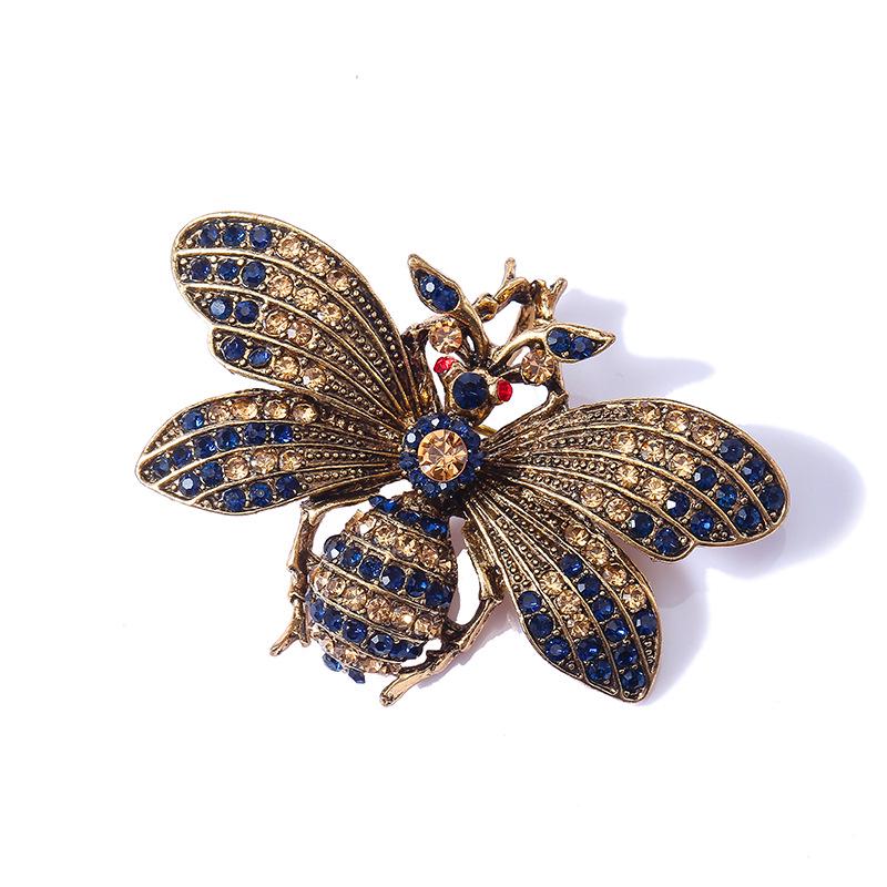 

Exquisite Insect Brooch: Fashionable Bee, Retro Rhinestone Moth & Butterfly Accessories for Men & Women.