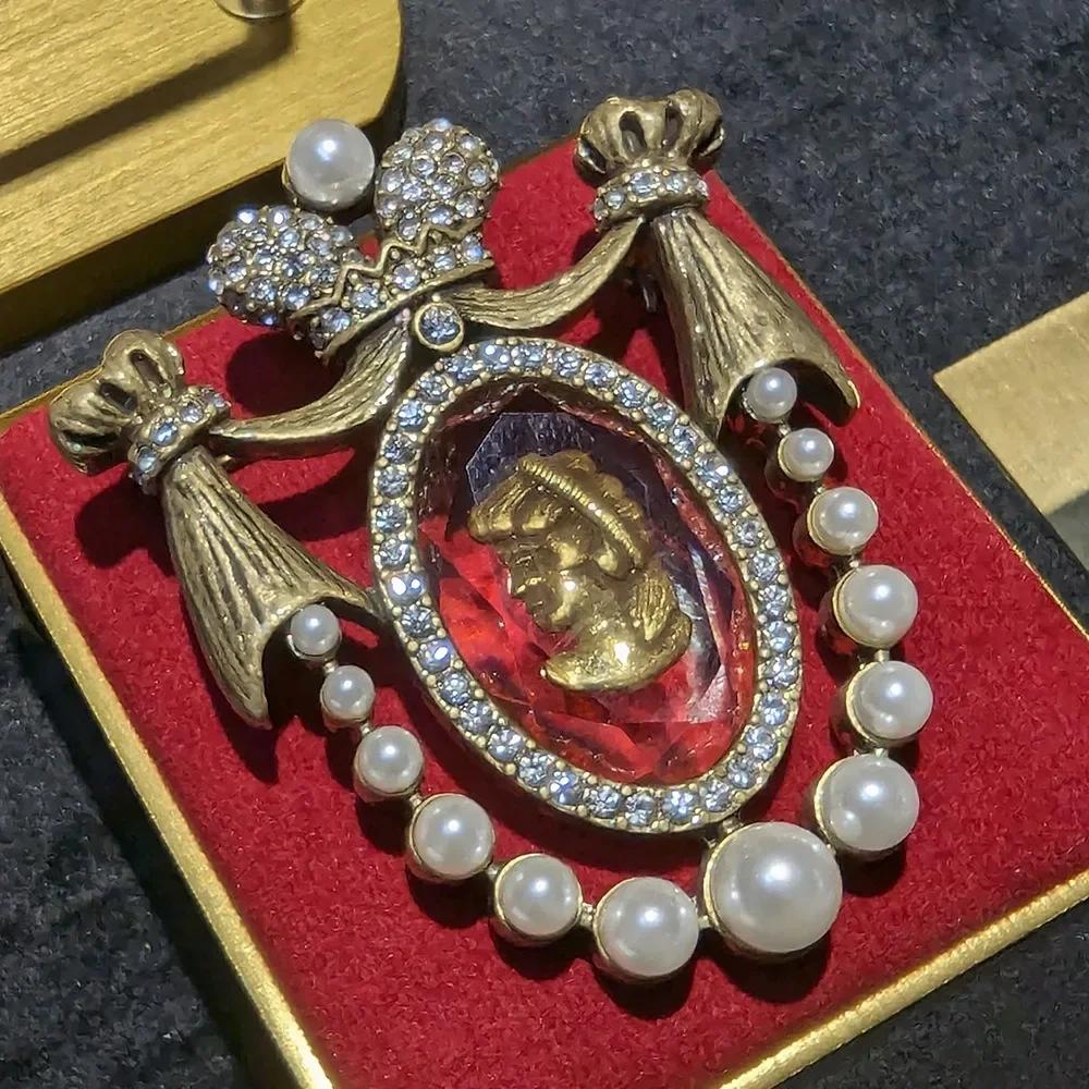 SKEDS Women Men Baroque Vintage Pearl Trendy Bow Relief Badges Brooch Fashion Retro Lady Solid Pin Accessories Retro Buckles