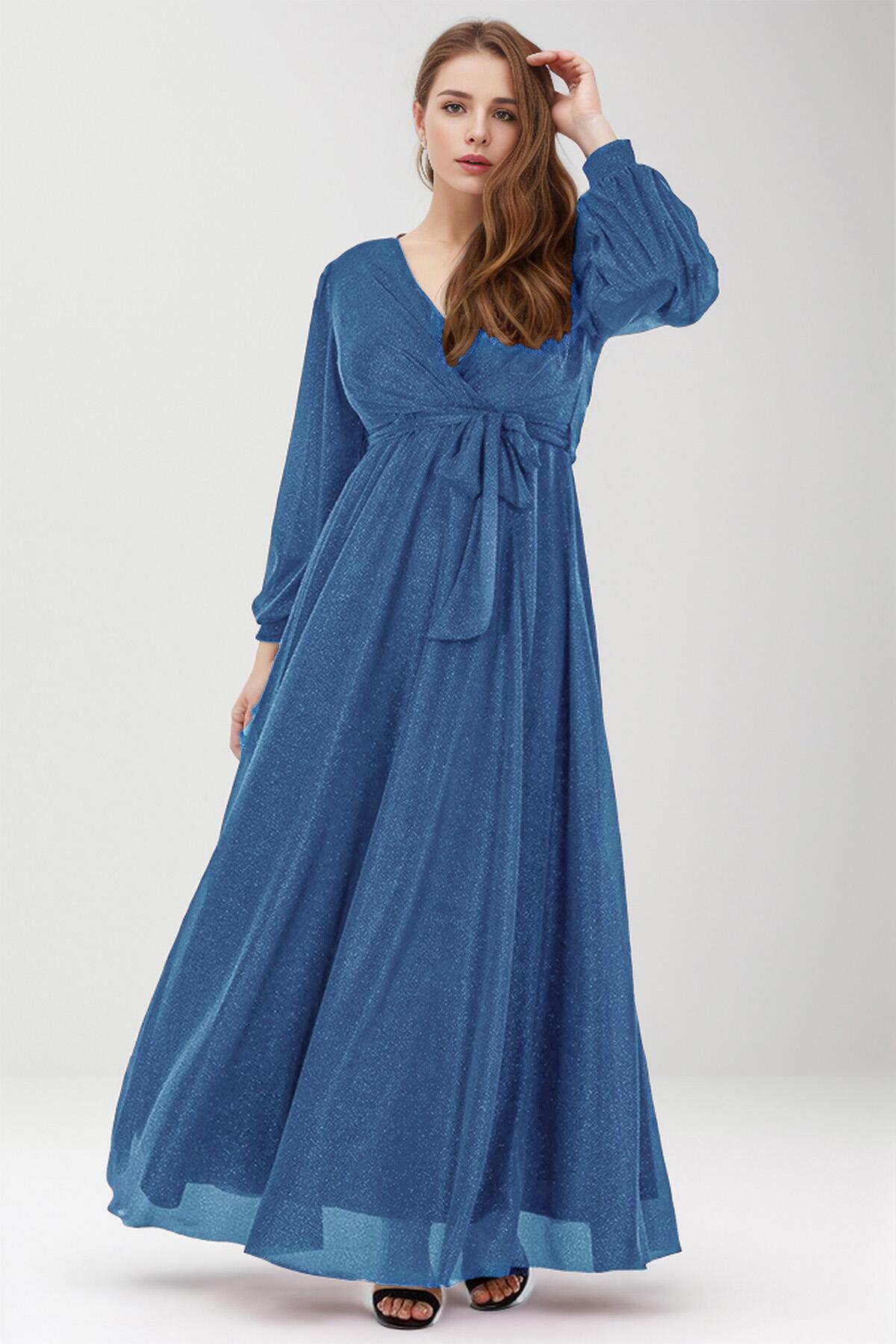 

Серебристое длинное вечернее платье больших размеров