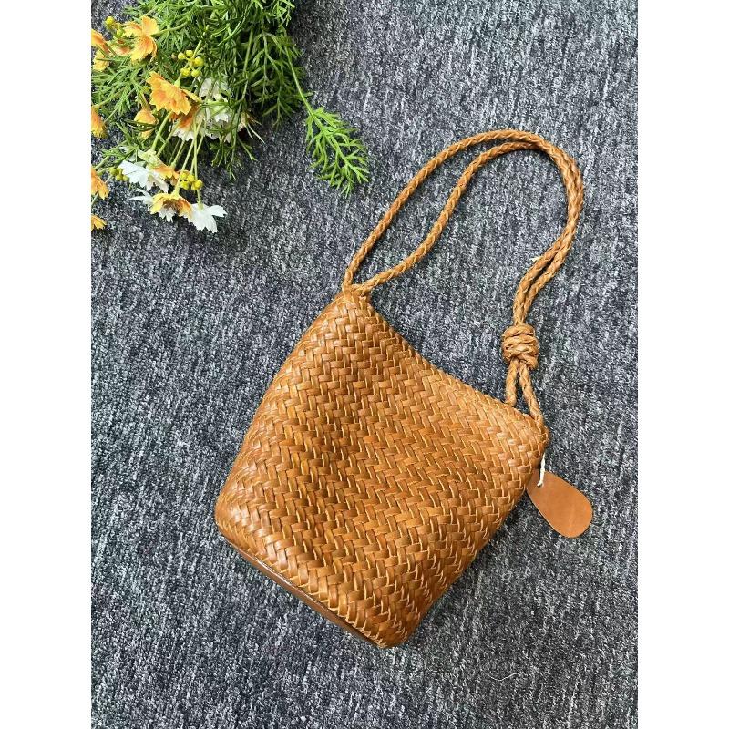 Casual French single shoulder female student vegetable basket holder niche bag women s woven extra large bag straw woven bag large capacity hand