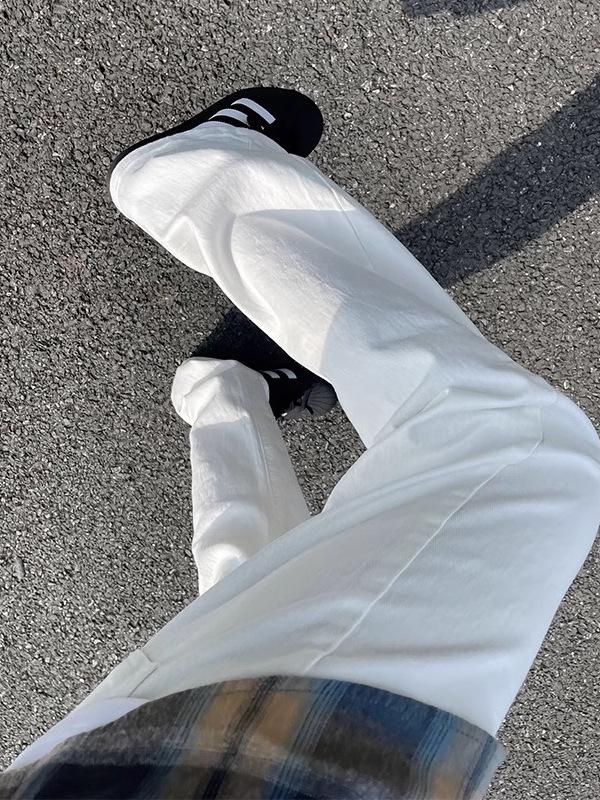 Men's White Straight-Leg Micro-Flare Jeans - Slimming, Leg-Lengthening, High Street Style for Spring/Summer.