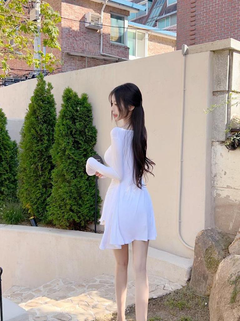 Korean Dongdaemun New Sexy Bodycon Sling Dress with Leaf Detail