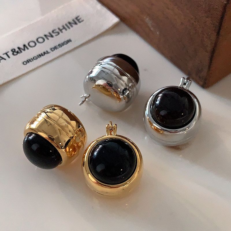 Black Agate Double-Sided Metal Ear Clips 2026 New Popular Black Earrings Light Luxury High-End European and American Simple Earrings