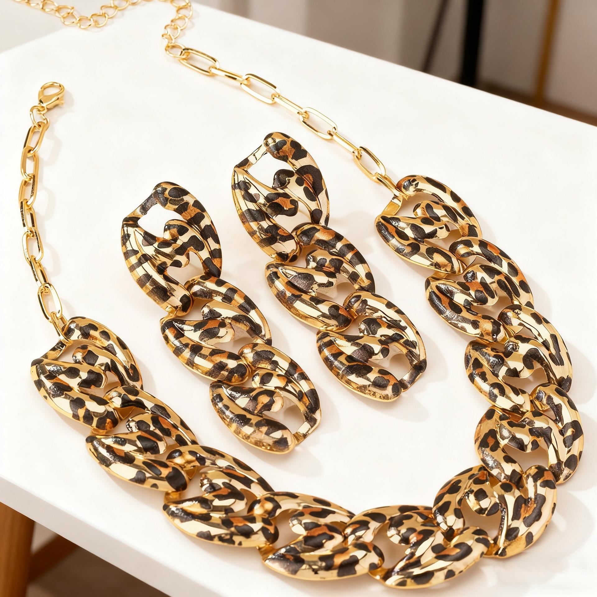 Trendy new multi-printed leopard print long stud earrings necklace set is sexy and fashionable
