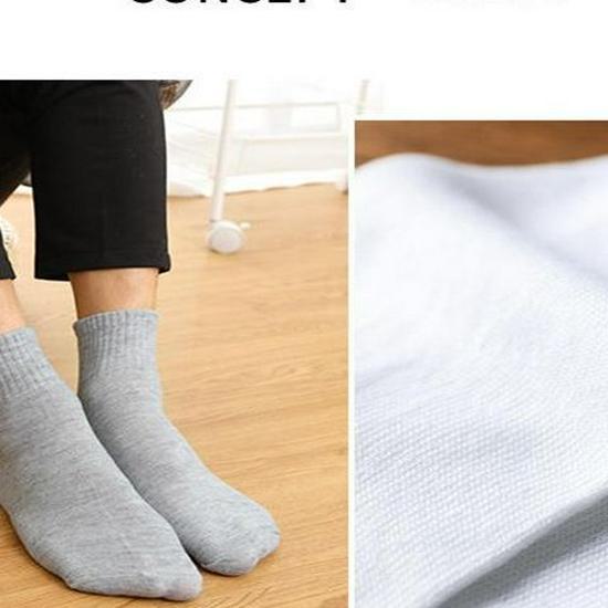 100 Paires de Chaussettes Jetables Mi-Haut Noir et Blanc pour Hommes et Femmes, Durables et Sans Lavage - Idéal pour les Magasins de Bain de Pieds.
