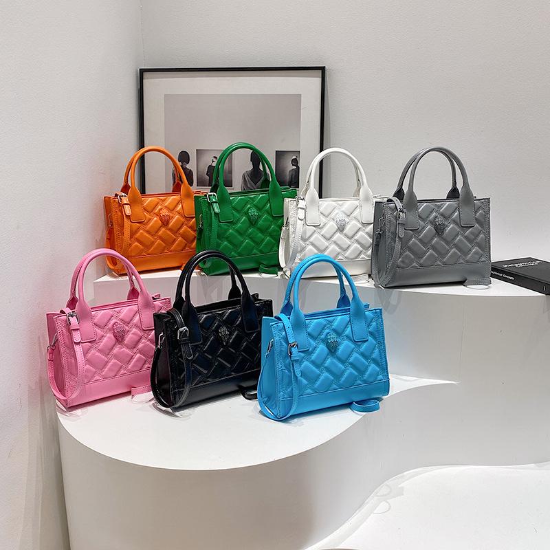 New high-end bag Snakehead embroidery thread killer bag portable shoulder women's bag