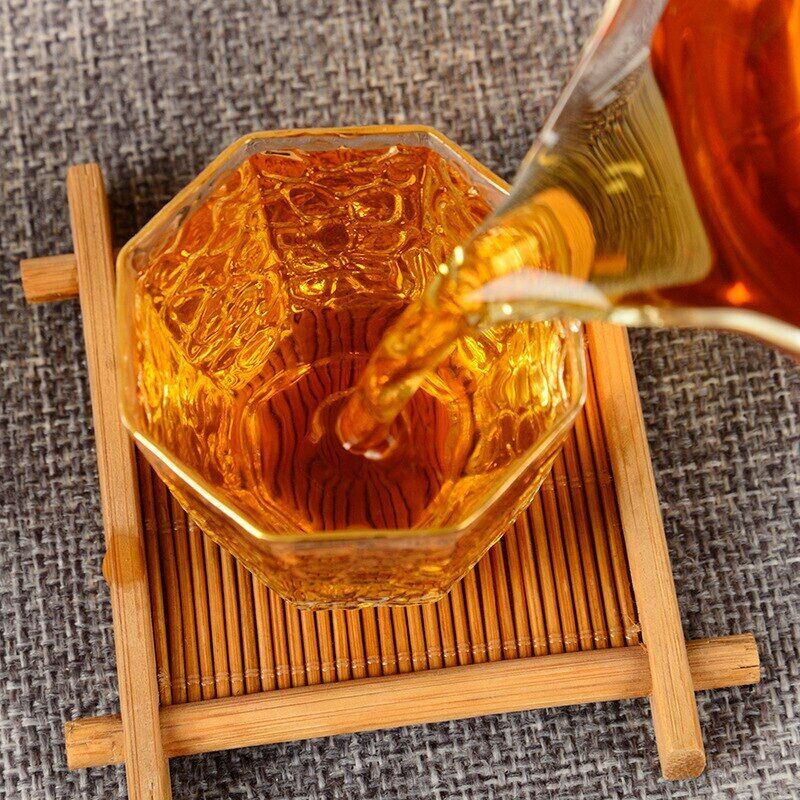 2023 Yunnan DianHong Ceai negru Acul de aur Copac mare Muguri de aur Ceai negru